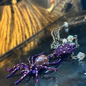 New Betsey Johnson Halloween spider necklace, purple, with tags. No box